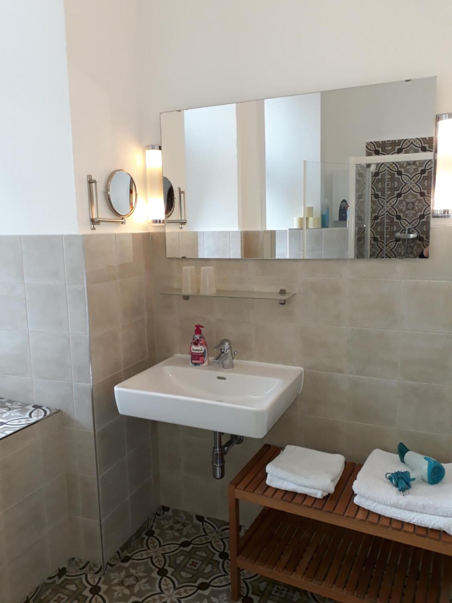Kristall Doppelzimmer Direkt Im Zentrum, Balkon 바드이스흘 외부 사진